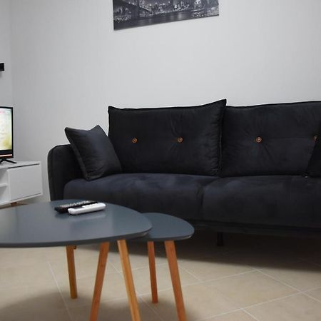 Click Apartments - Tirana Buitenkant foto
