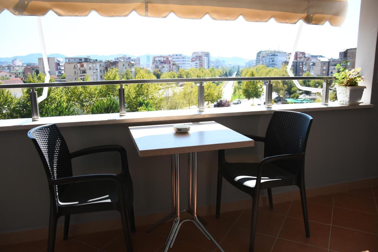 Click Apartments - Tirana Buitenkant foto