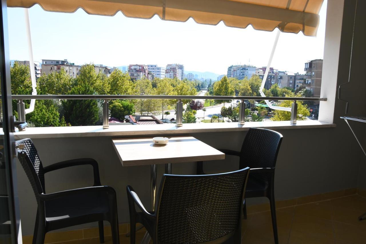 Click Apartments - Tirana Buitenkant foto